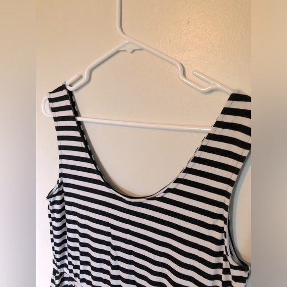 Who What Wear Classic Black and White Striped Sleeveless Long Summer Dress - Picture 4 of 7
